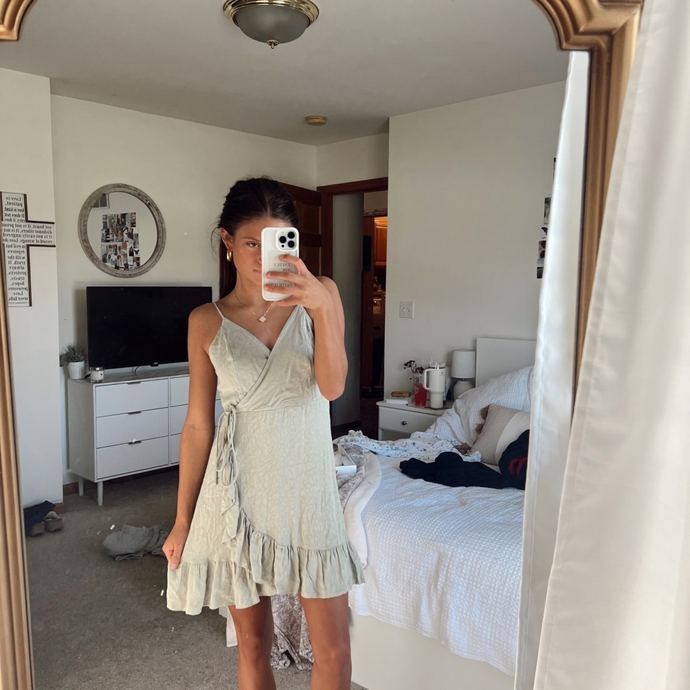 ALTERD STATE DRESS💚🍀🌴